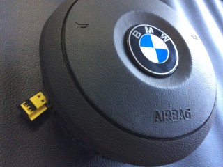 Ремонт накладки на руль на BMW e60 sport